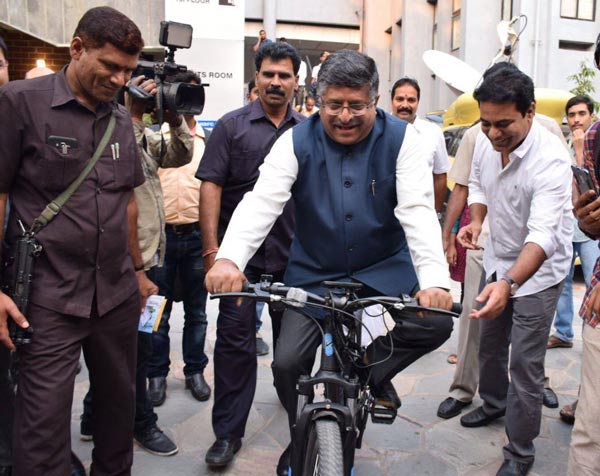 Hon'ble Union Minister Sri Ravishankar Prasad visits T-Hub