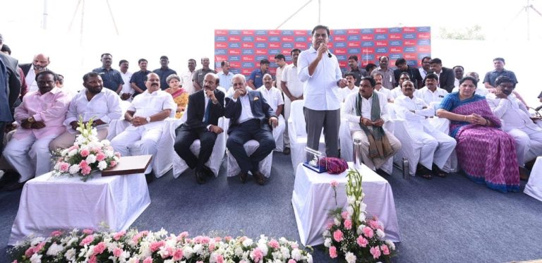 Minister Sri KTR formally inaugurated the Tech Mahindra Campus in Warangal. Ministers Sri Eatala Rajender, Sri Errabelli Dayakar Rao, Smt Satyavathi Rathod, and Tech Mahindra CEO CP Gurnani were present.