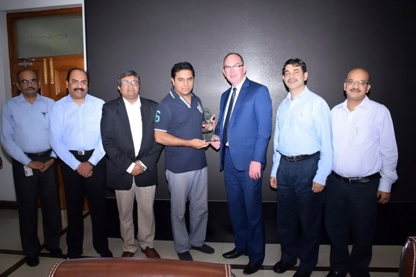 Minister Sri KT Rama Rao gets Global Champion of Digital Literacy Award