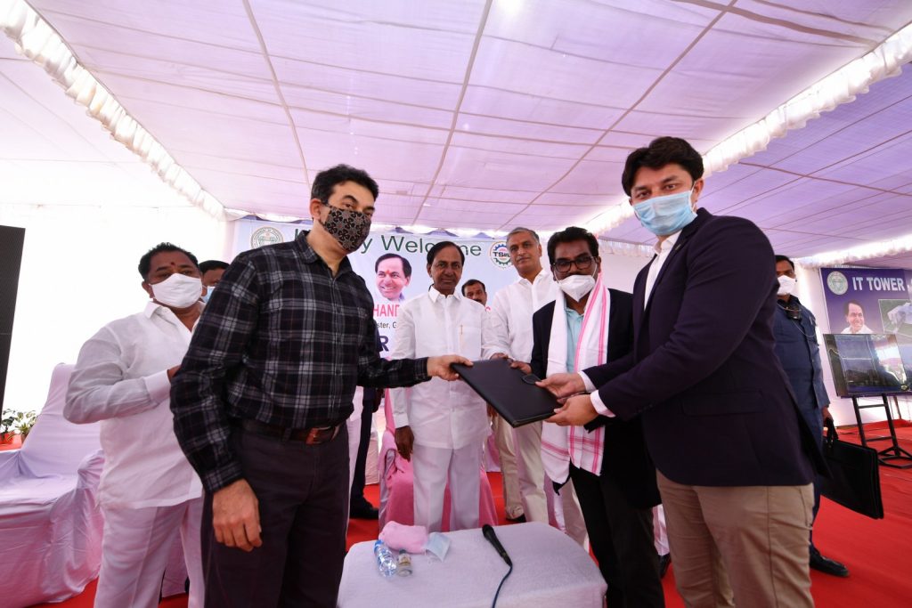 CM-KCR-laid-foundation-stone-to-IT-Tower-in-Siddipet-10-11-2020 (5)