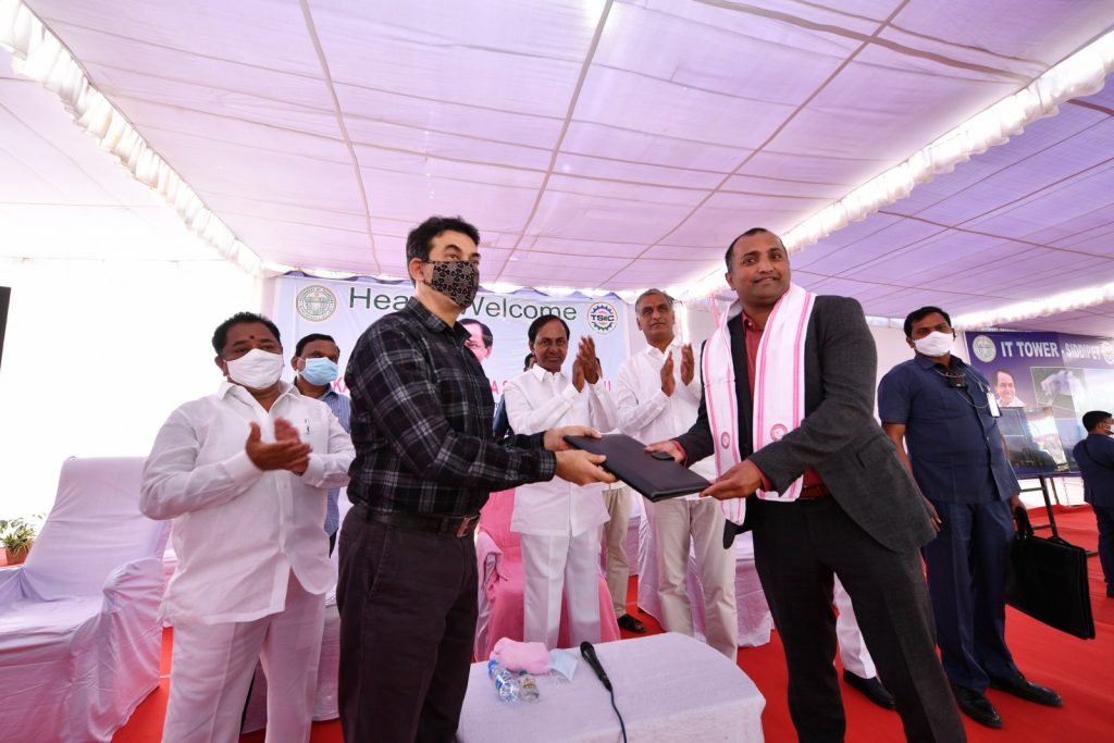 CM-KCR-laid-foundation-stone-to-IT-Tower-in-Siddipet-10-11-2020 (6)